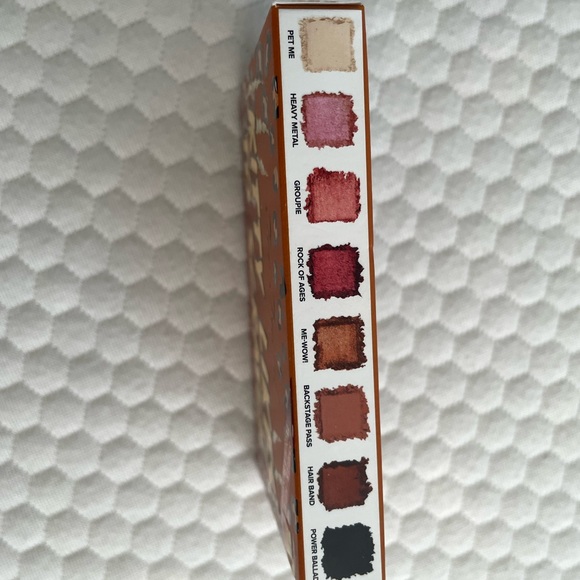 Too Faced Kitty likes to scratch eye shadow palette - Picture 3 of 3